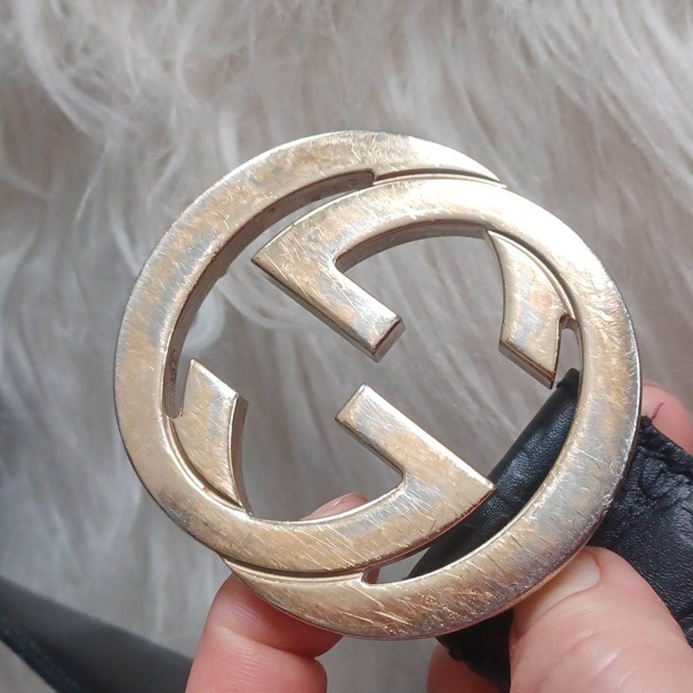 Gucci Black Leather Belt with Gold Buckle - Picture 11 of 16